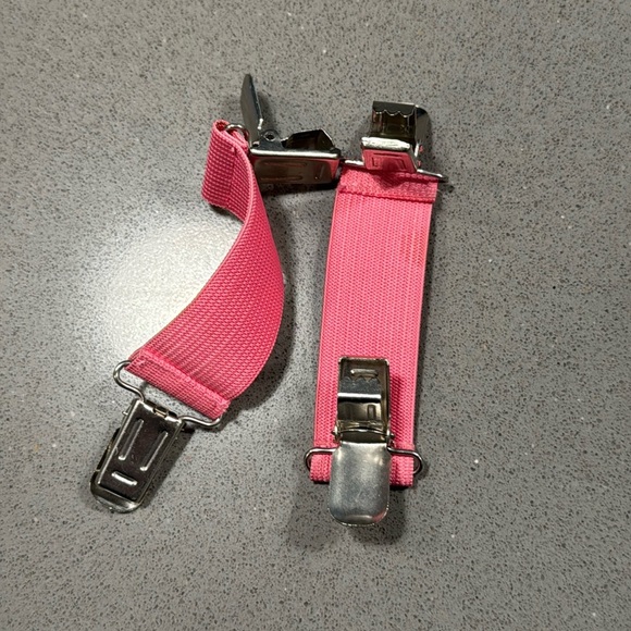 Mitten clips | used | pink clips | set of 2 as shown - Picture 1 of 1